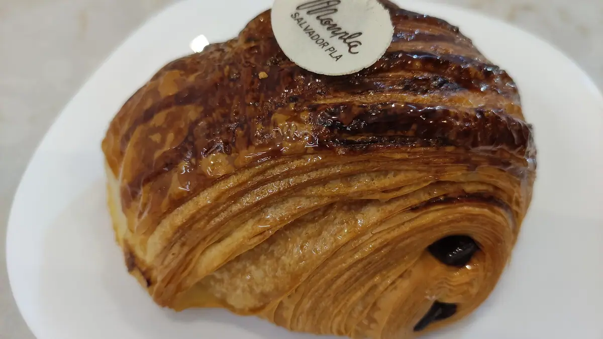 Artisan Bakery bakes